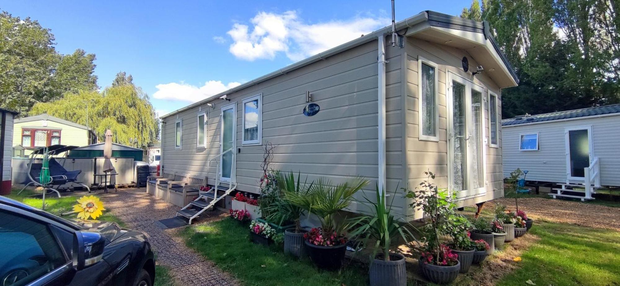 Billing Aquadrome Northampton, Royale Poplar Km12 Apartment Luaran gambar